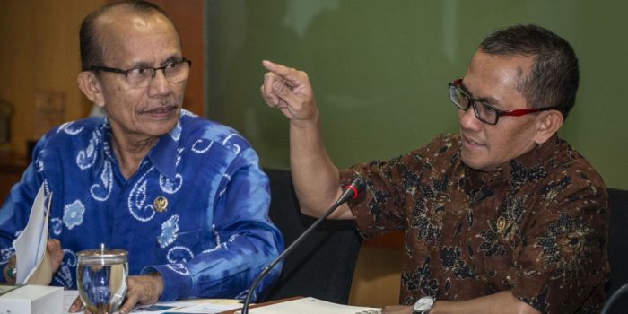 Ricuh Anggota Parlemen